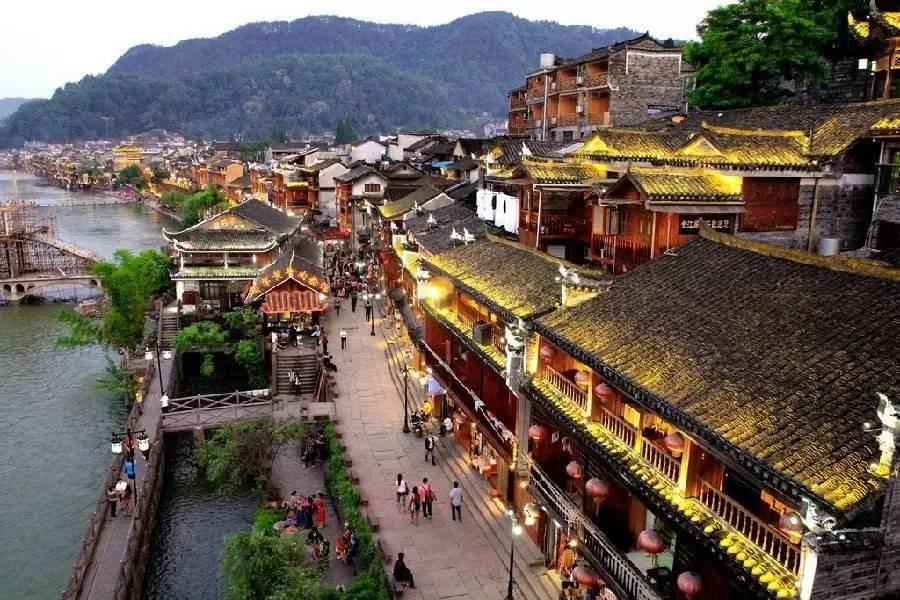 春节里的红色记忆 “格物弘源”文物藏品鉴研会在中共一大纪念馆举行